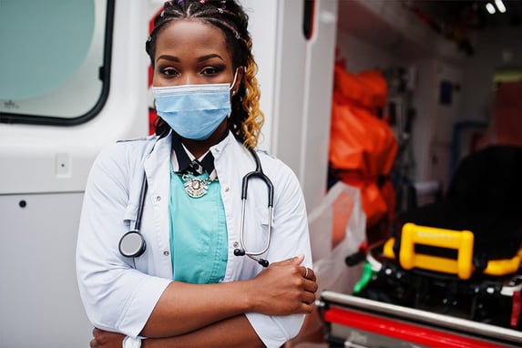 staff-medic-woman-mask@1000x667
