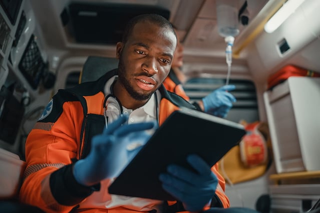amb-medic-tablet-patient@900x600