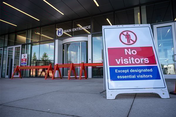 canada-hospital-entrance-800x533