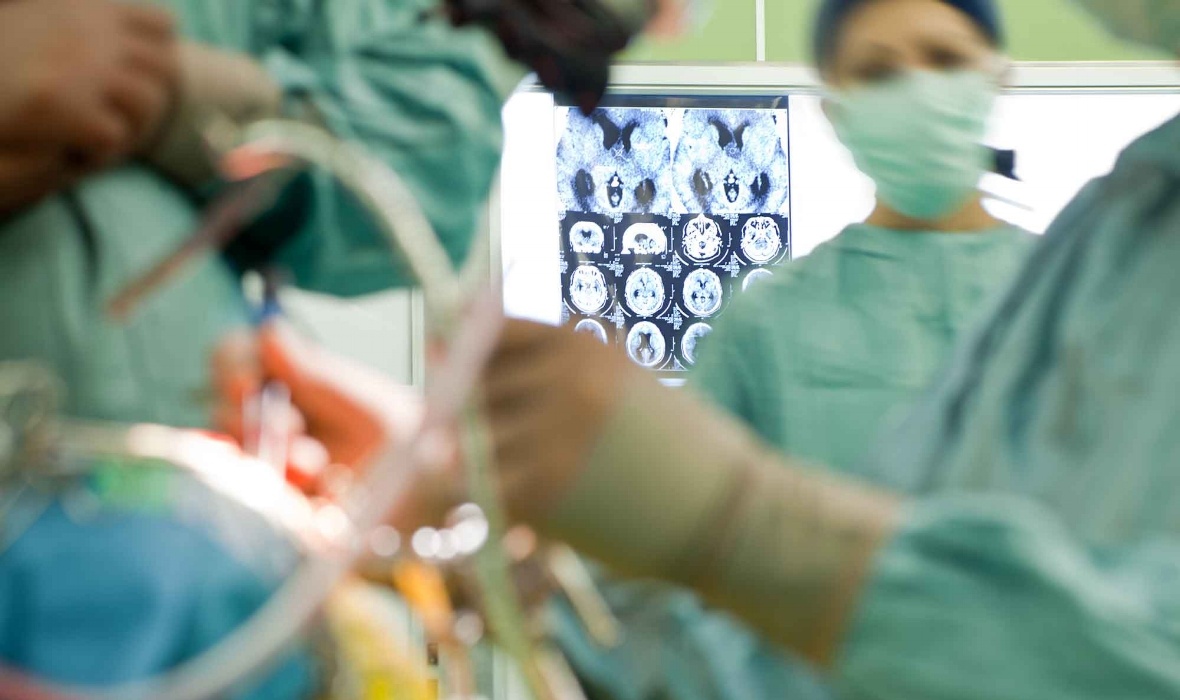 staff-surgery-185161-edited