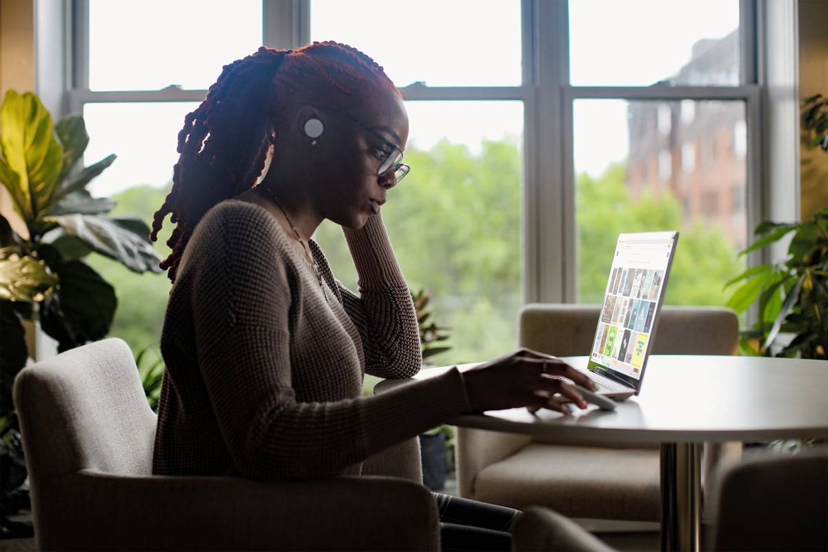 woman-on-laptop-remote