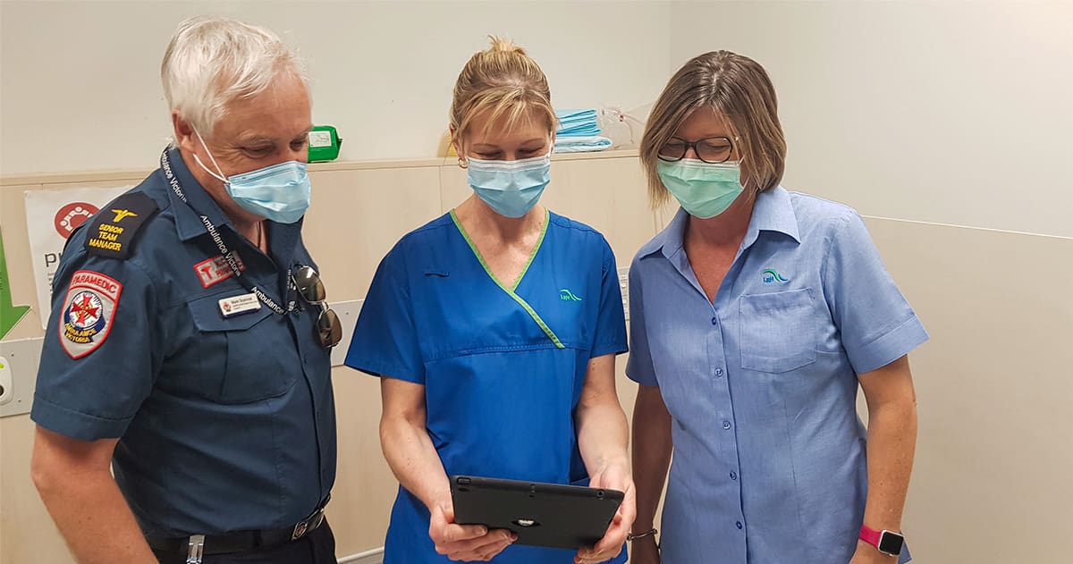 latrobe-regional-hospital-ambulance-victoria-team