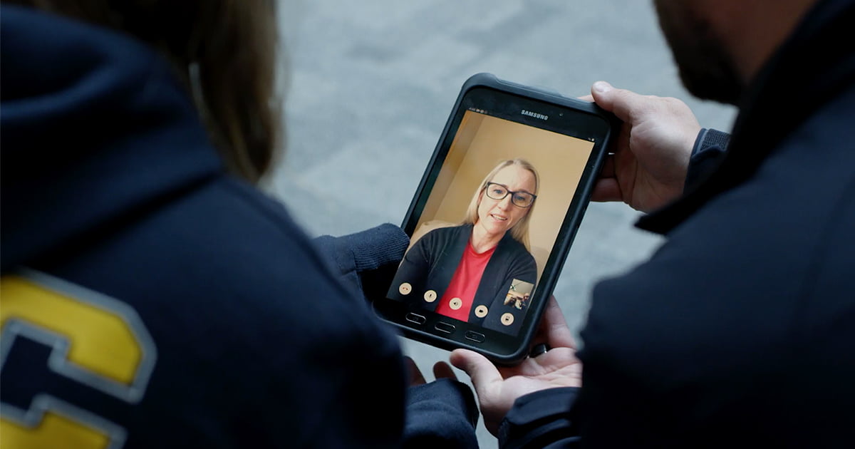 medic-and-mental-health-patient-on-telehealth