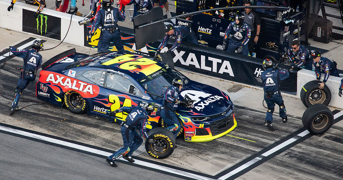 nascar-pit-crew