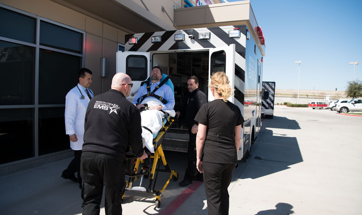 staff-medics-hosp-amb
